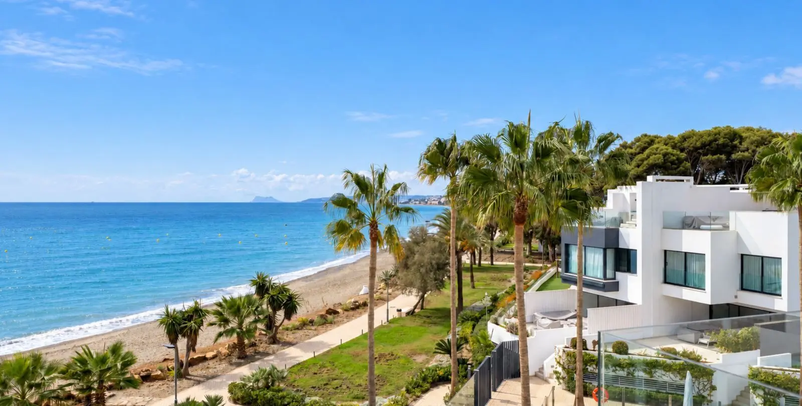 Venta de casa pareada en Estepona 1