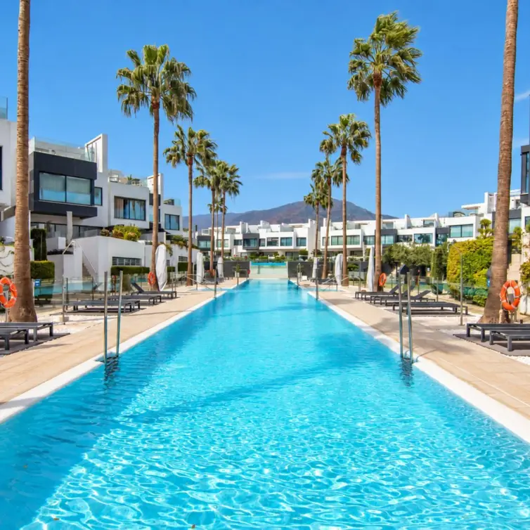 Venta de casa pareada en Estepona