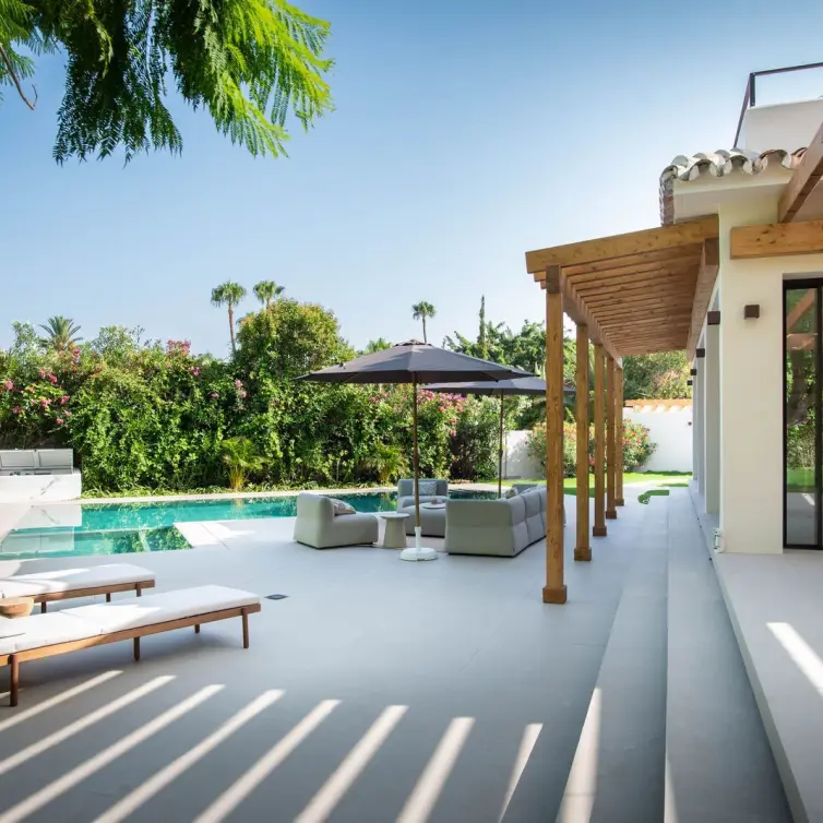 Venta de villa independiente en Guadalmina Baja
