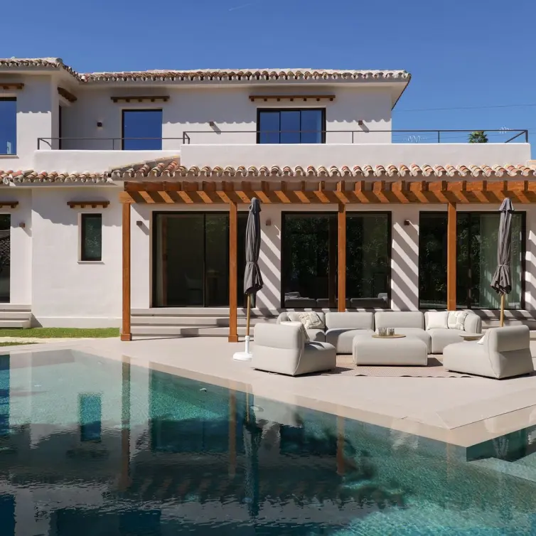 Venta de villa independiente en Guadalmina Baja