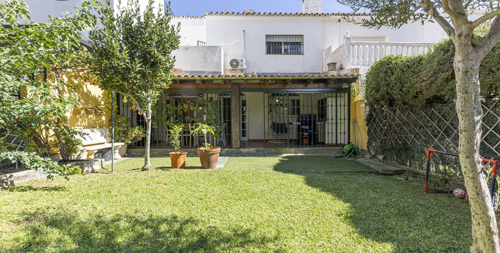 Long-term rent of semi-detached house in Atalaya 2
