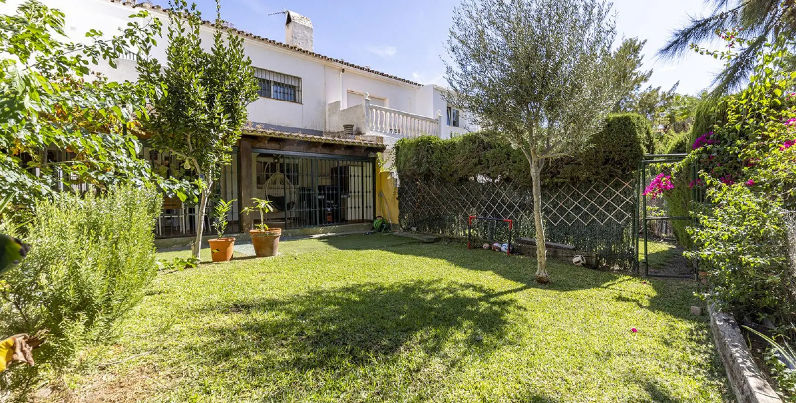 Long-term rent of semi-detached house in Atalaya 3