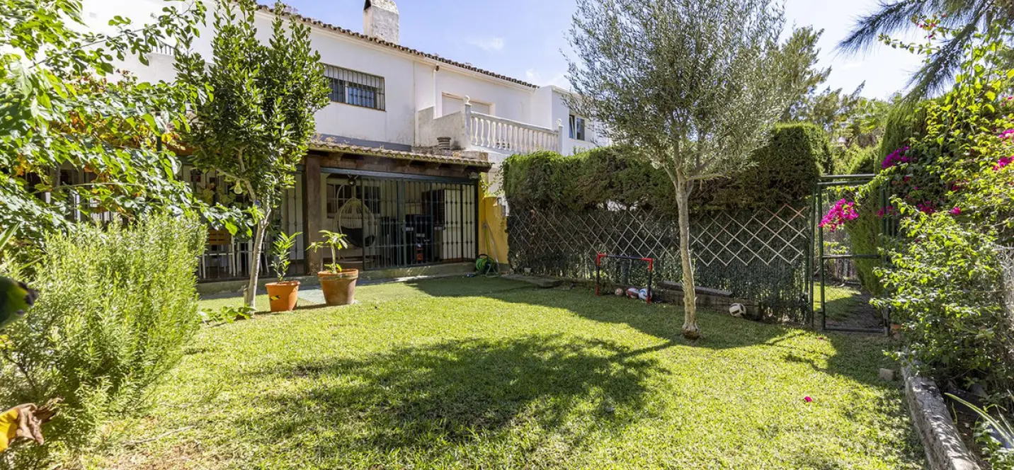 Long-term rent of semi-detached house in Atalaya 2
