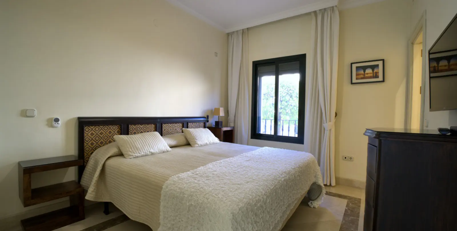 Long-term rent of detached villa in Bahía de Marbella 27
