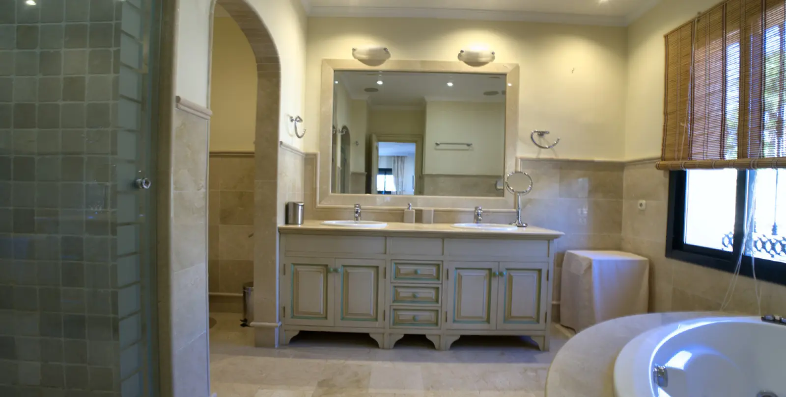Long-term rent of detached villa in Bahía de Marbella 29