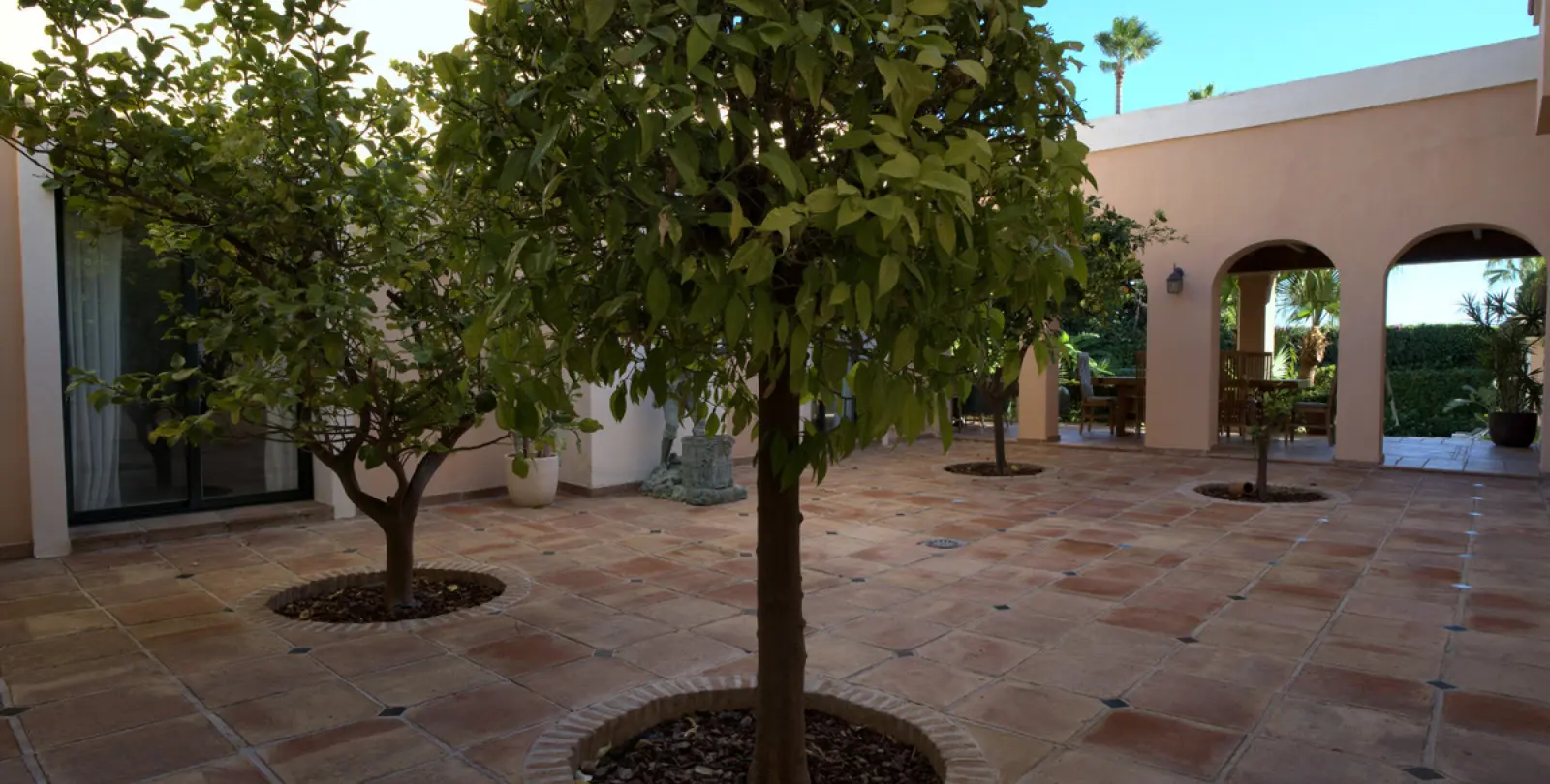 Long-term rent of detached villa in Bahía de Marbella 35
