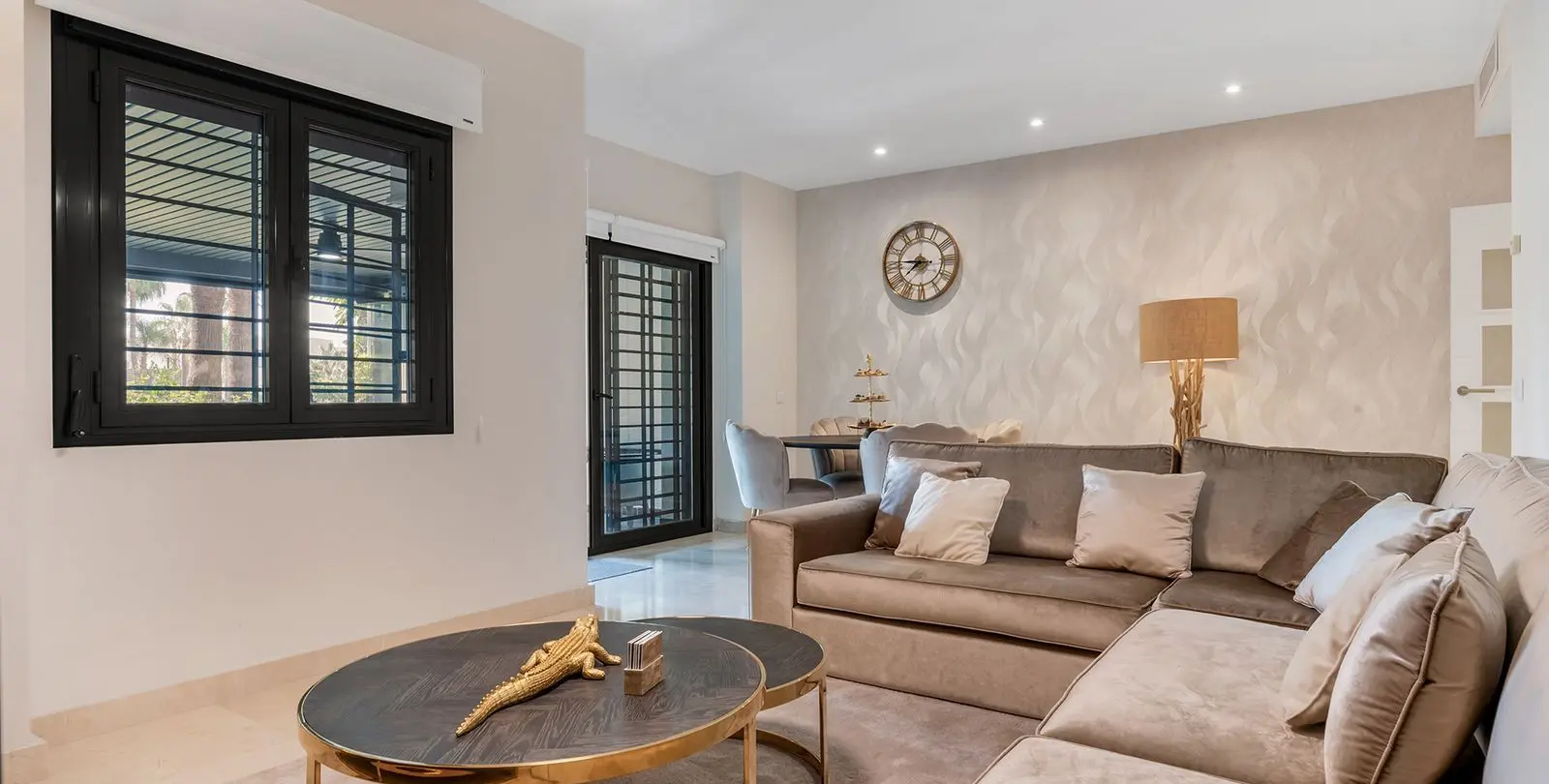 Venta de apartamento en planta baja en Los Flamingos 8