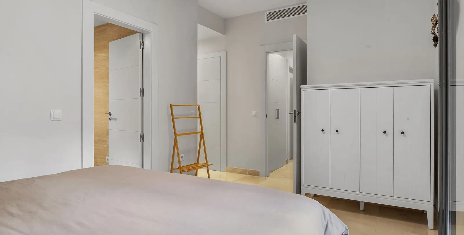 Venta de apartamento en planta baja en Los Flamingos 14