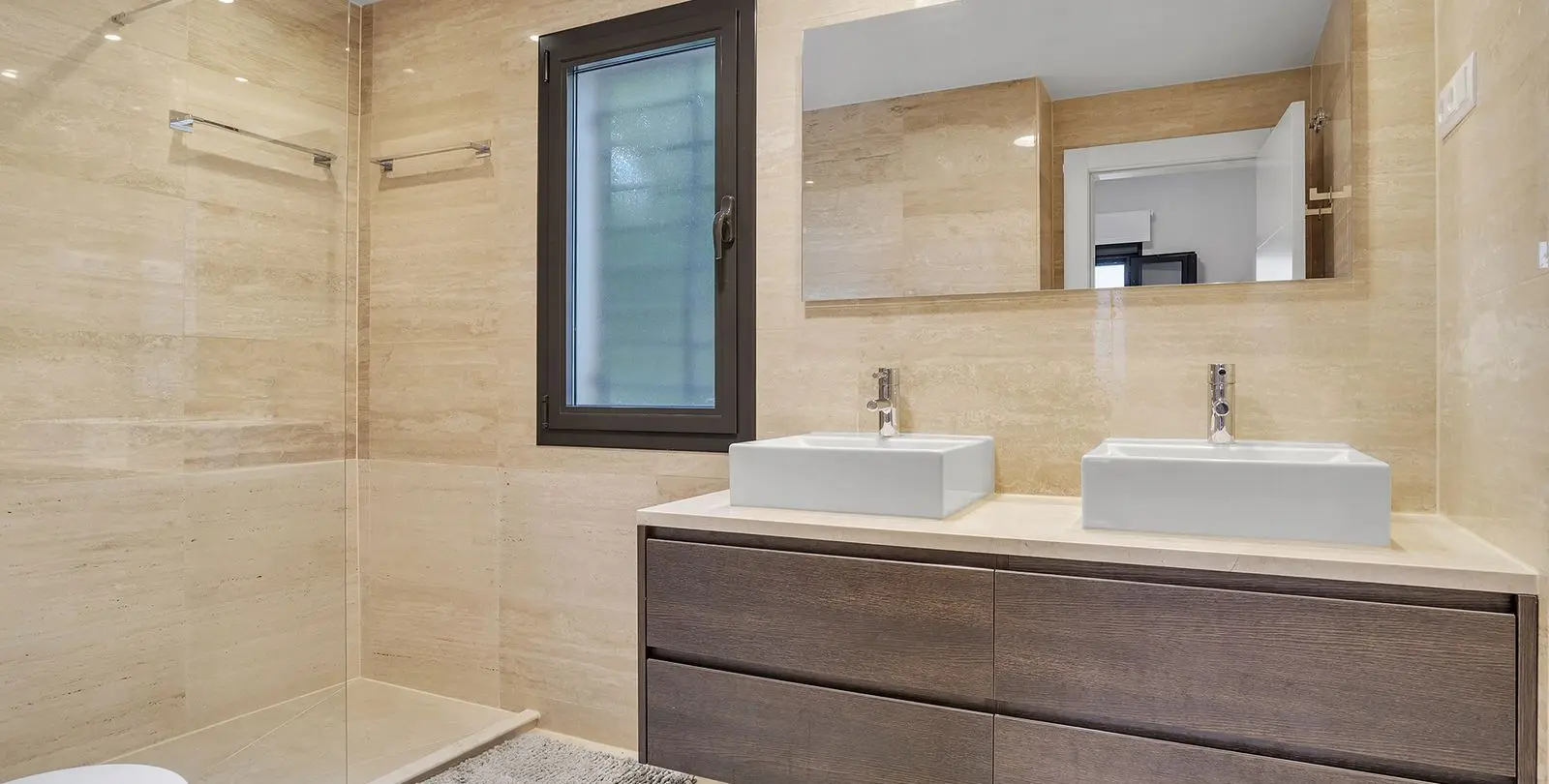 Venta de apartamento en planta baja en Los Flamingos 16
