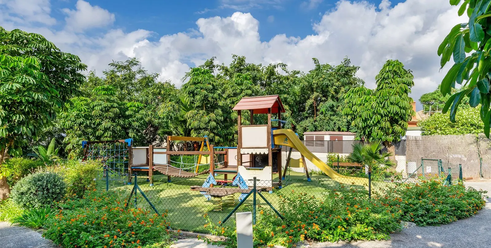 Venta de apartamento en planta baja en Los Flamingos 36