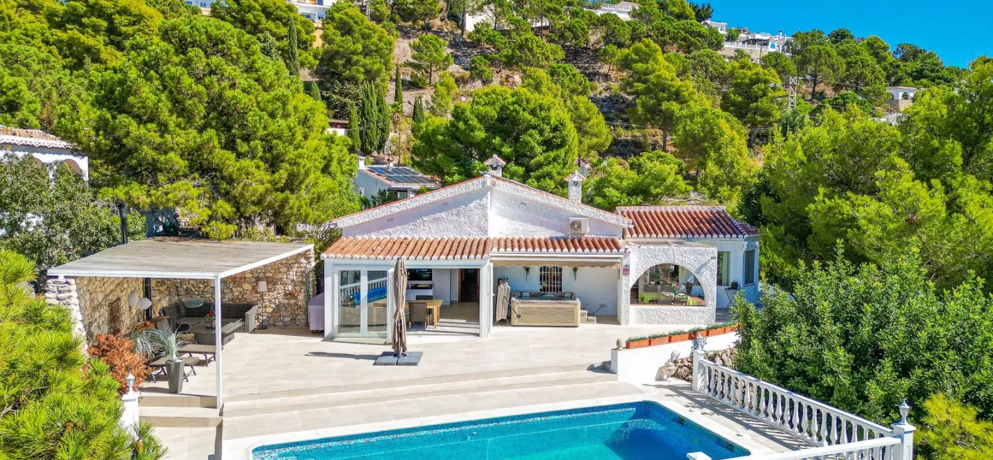Venta de villa independiente en Cómpeta 1