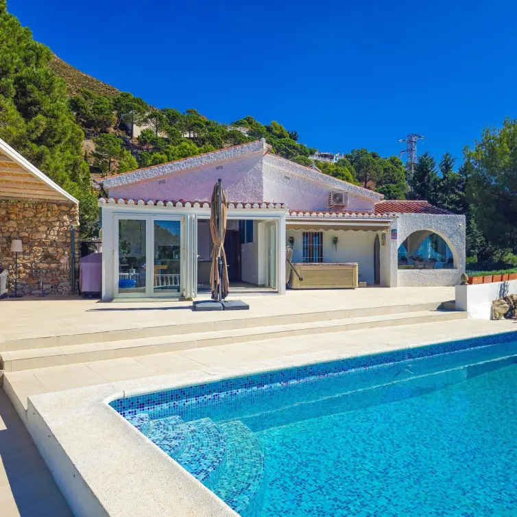Venta de villa independiente en Cómpeta