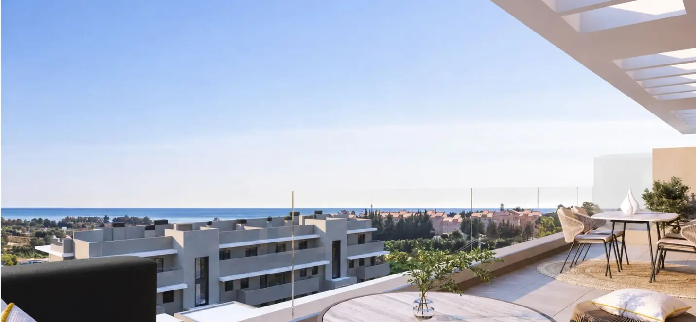 Venta de apartamento en planta media en Estepona 3