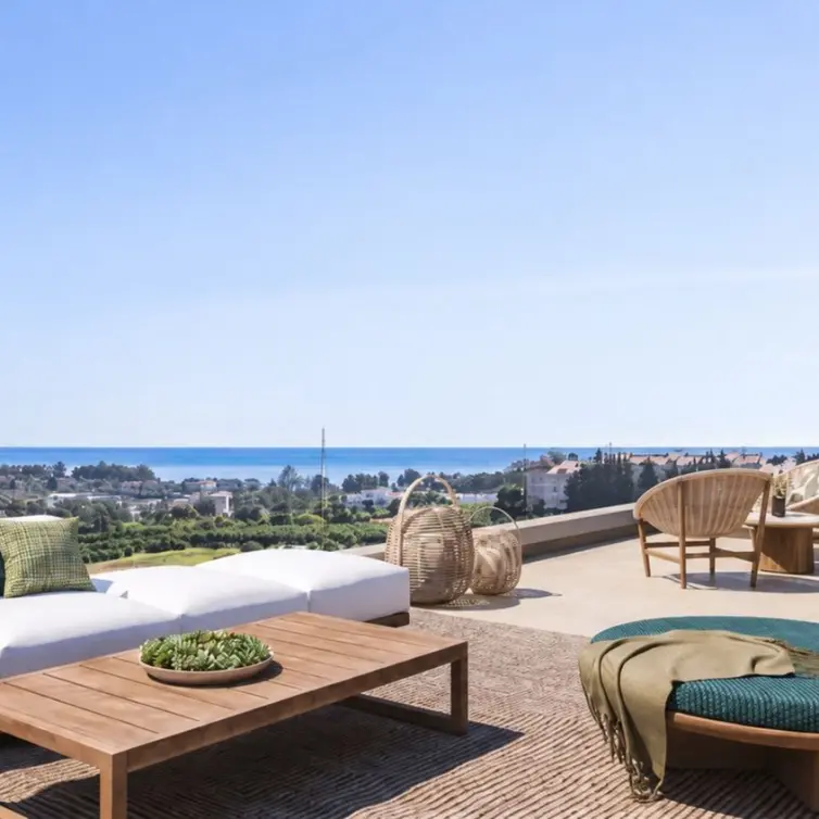 Venta de apartamento en planta media en Estepona