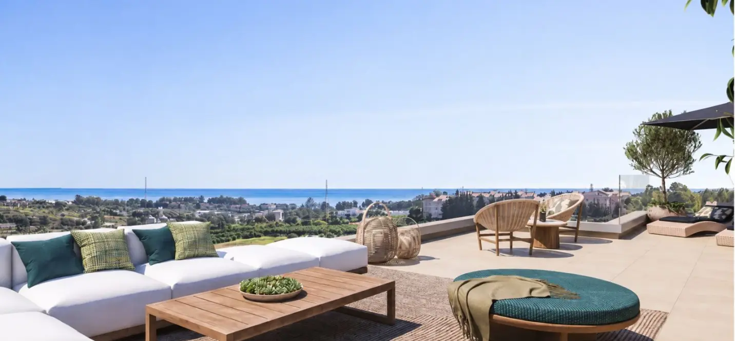 Venta de apartamento en planta media en Estepona 4