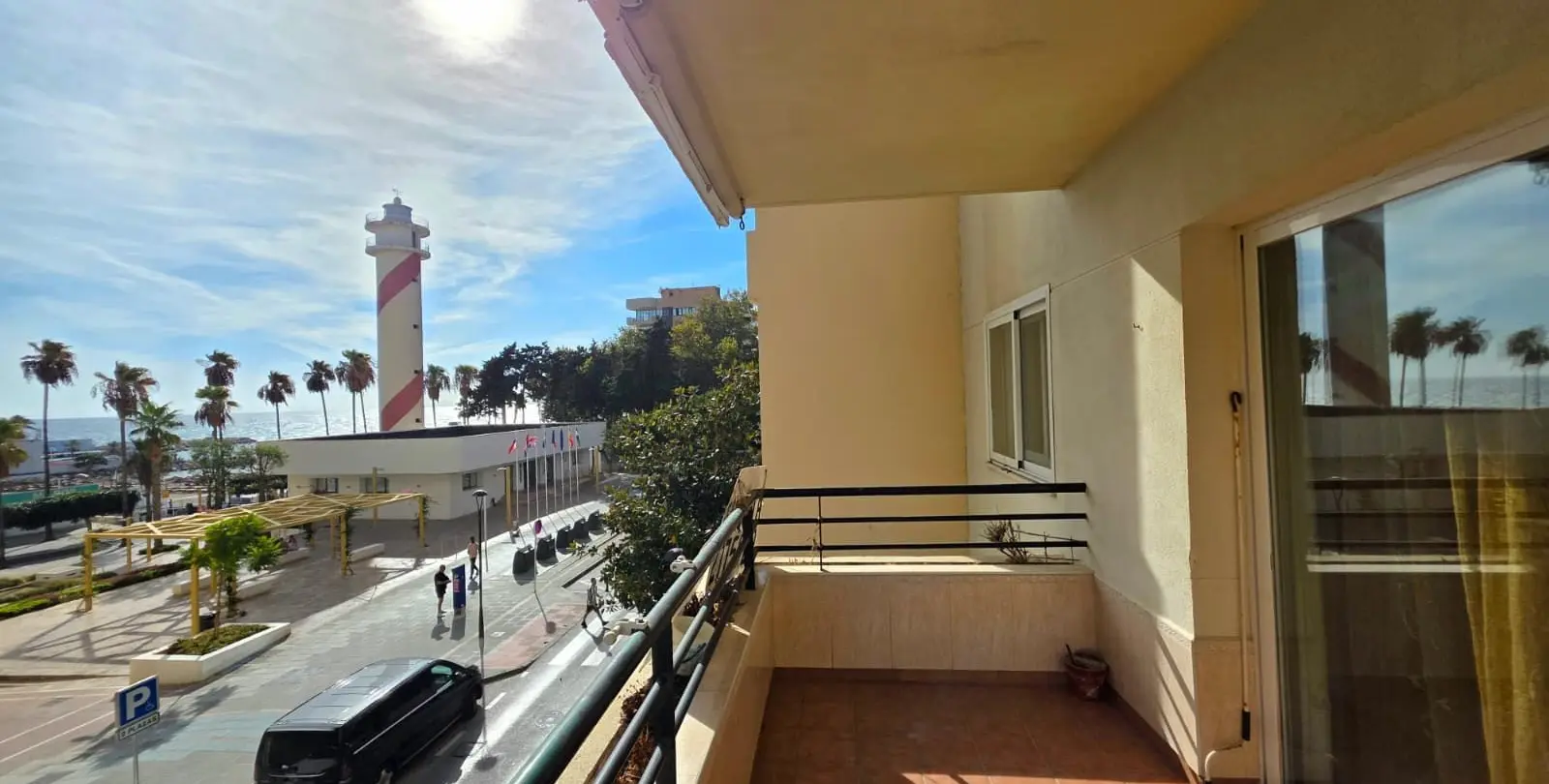 Venta de apartamento en planta media en Marbella 2