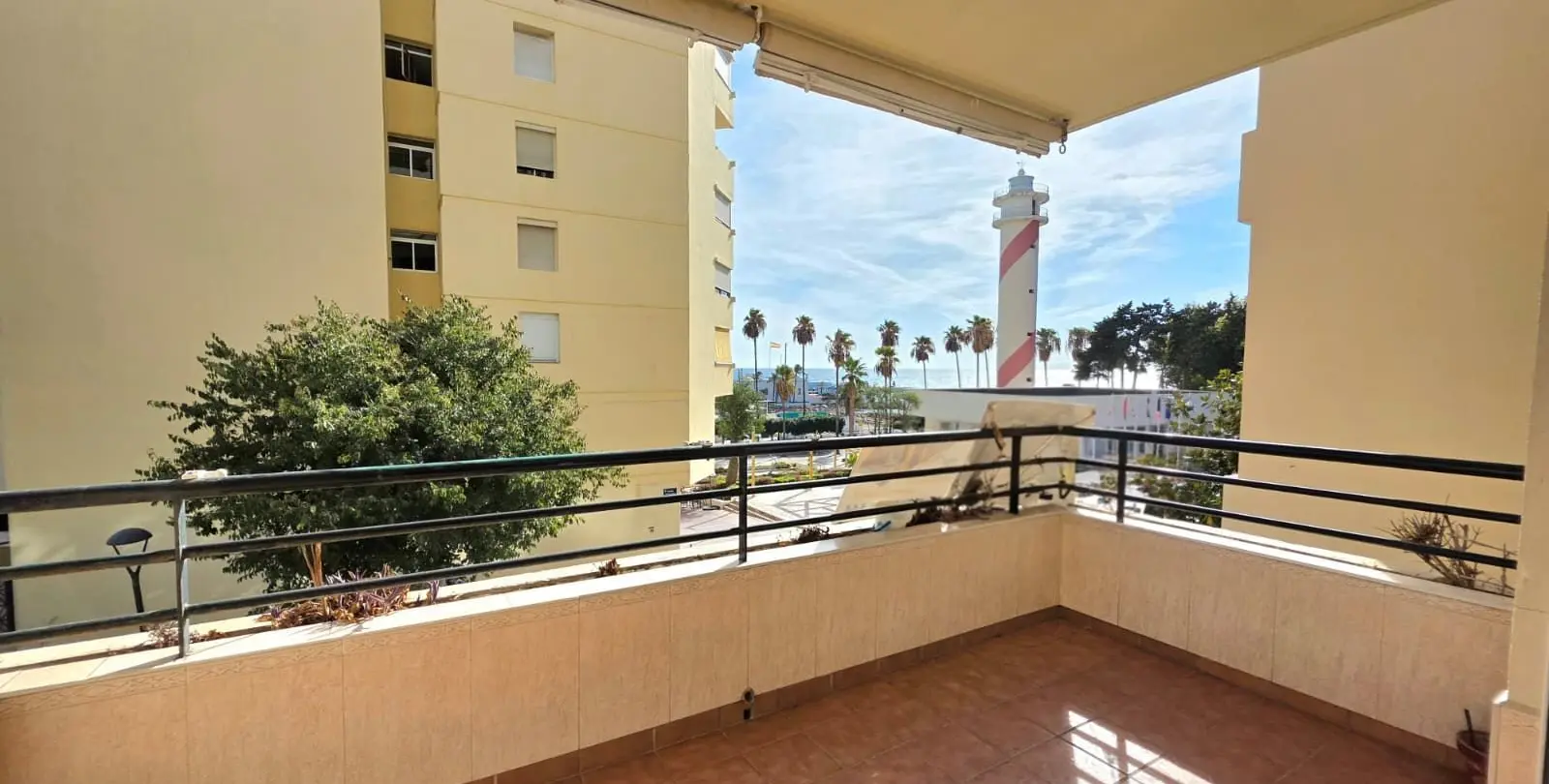 Venta de apartamento en planta media en Marbella 4