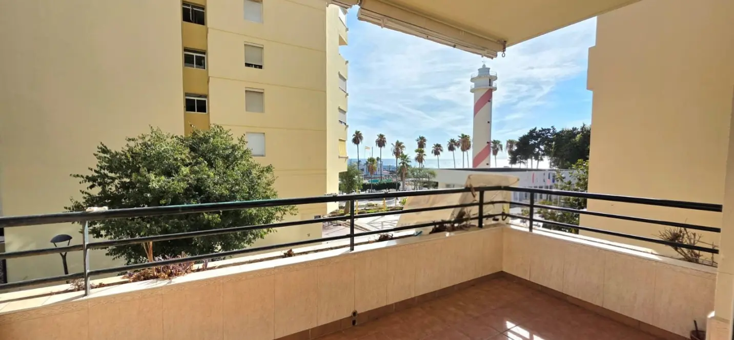 Venta de apartamento en planta media en Marbella 3