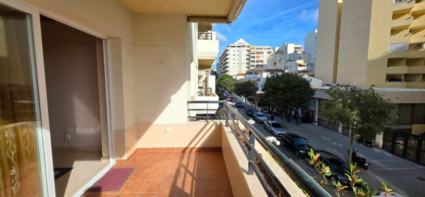 Venta de apartamento en planta media en Marbella 4