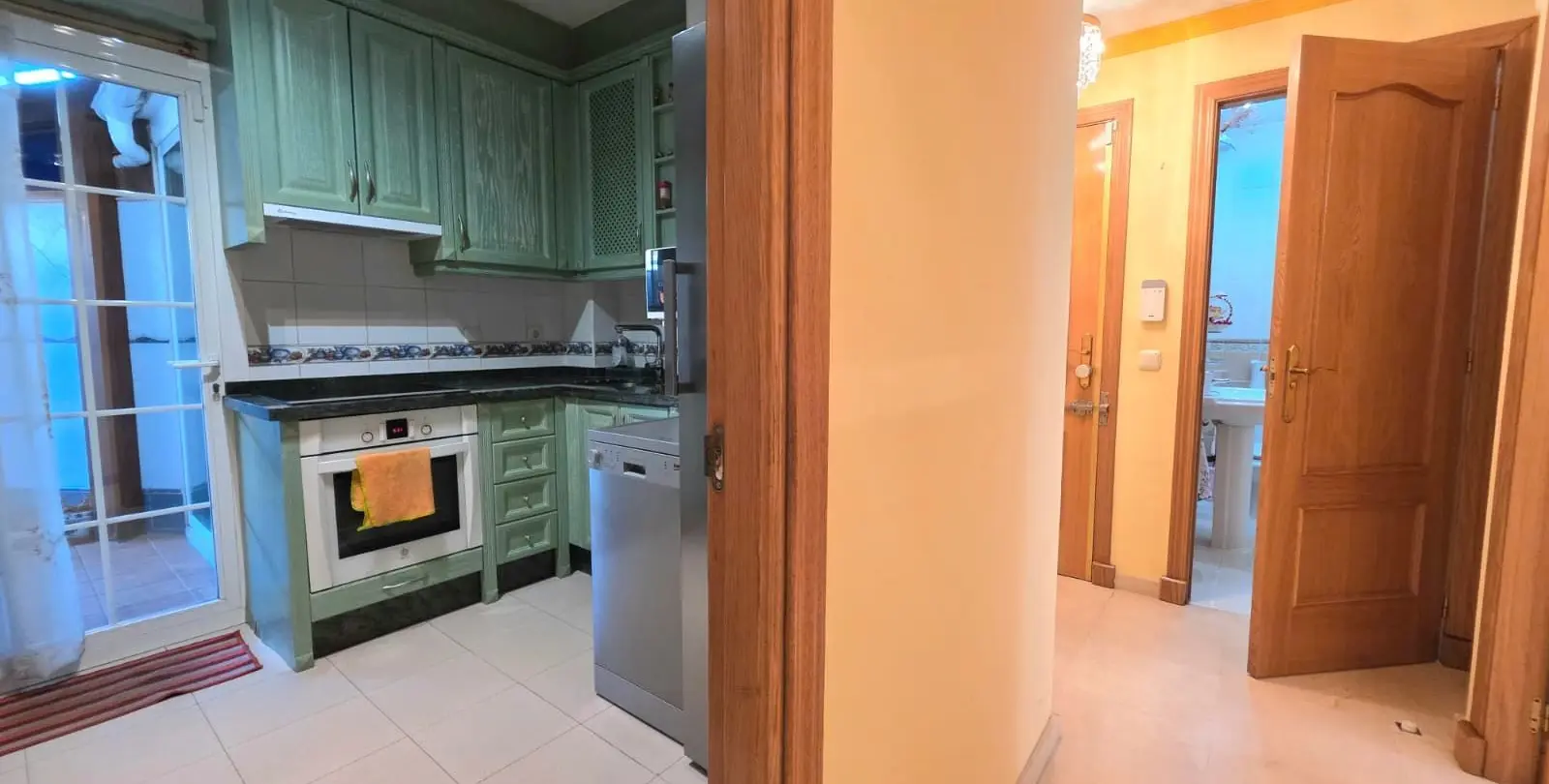 Venta de apartamento en planta media en Marbella 11