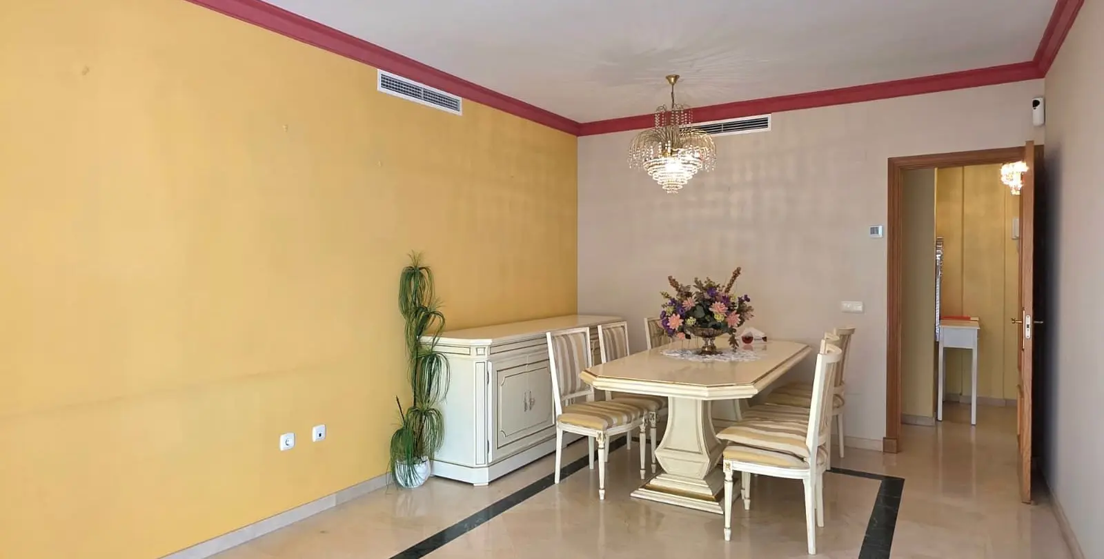Venta de apartamento en planta media en Marbella 12