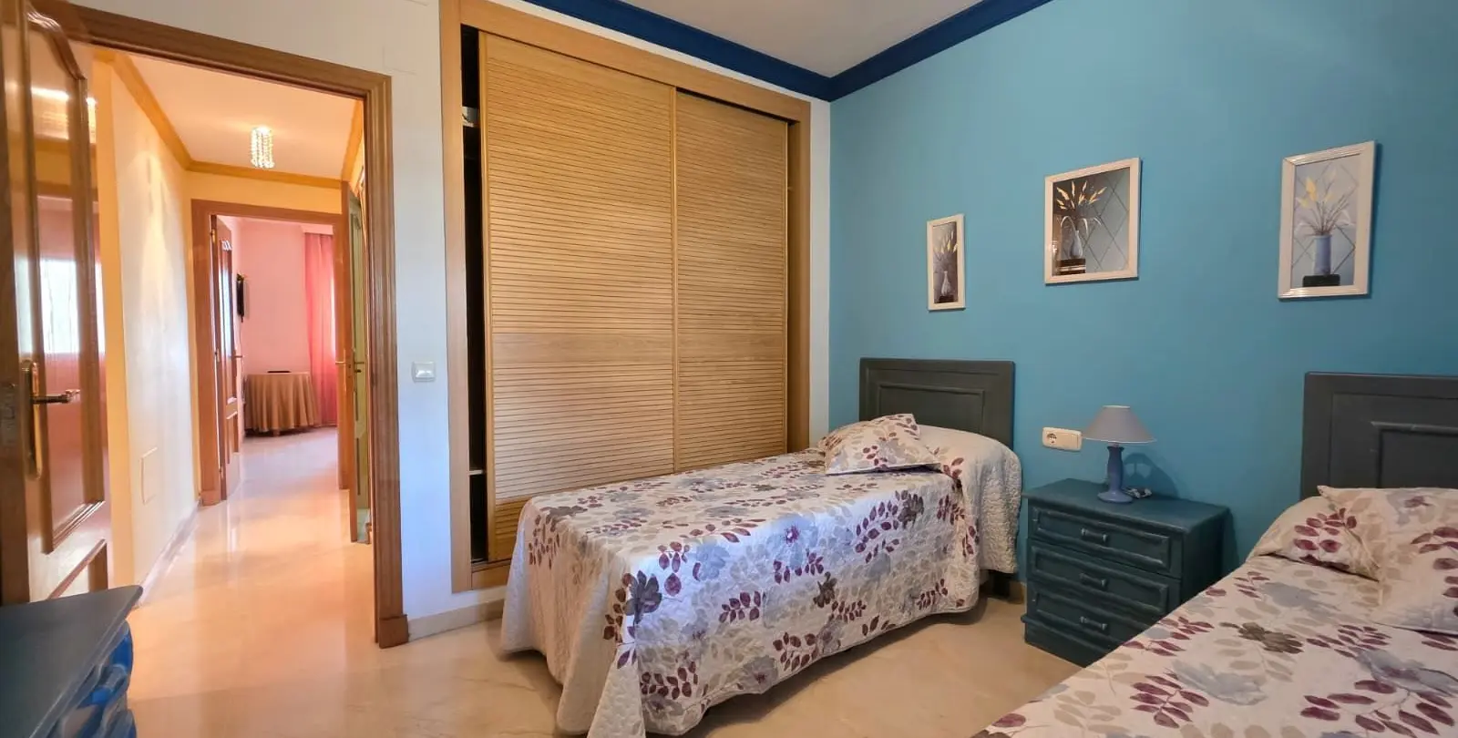 Venta de apartamento en planta media en Marbella 16