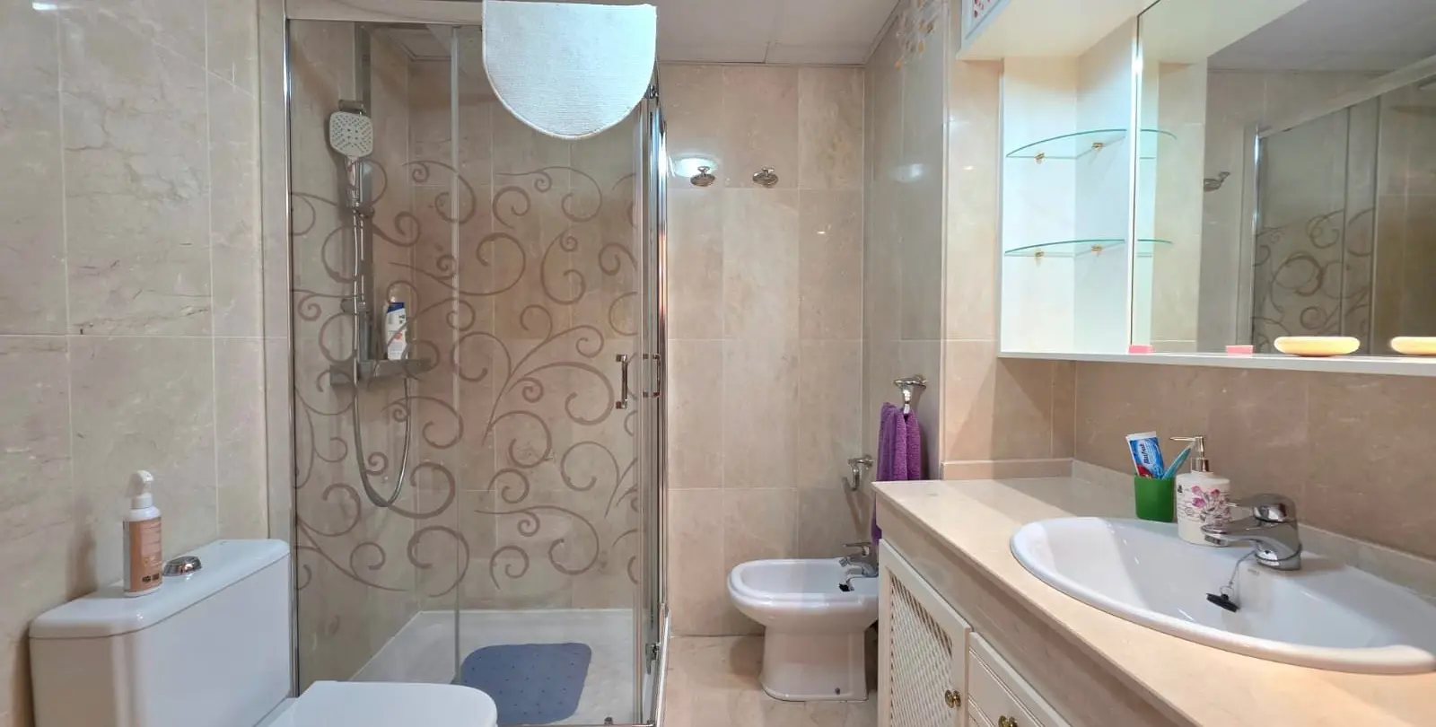 Venta de apartamento en planta media en Marbella 18
