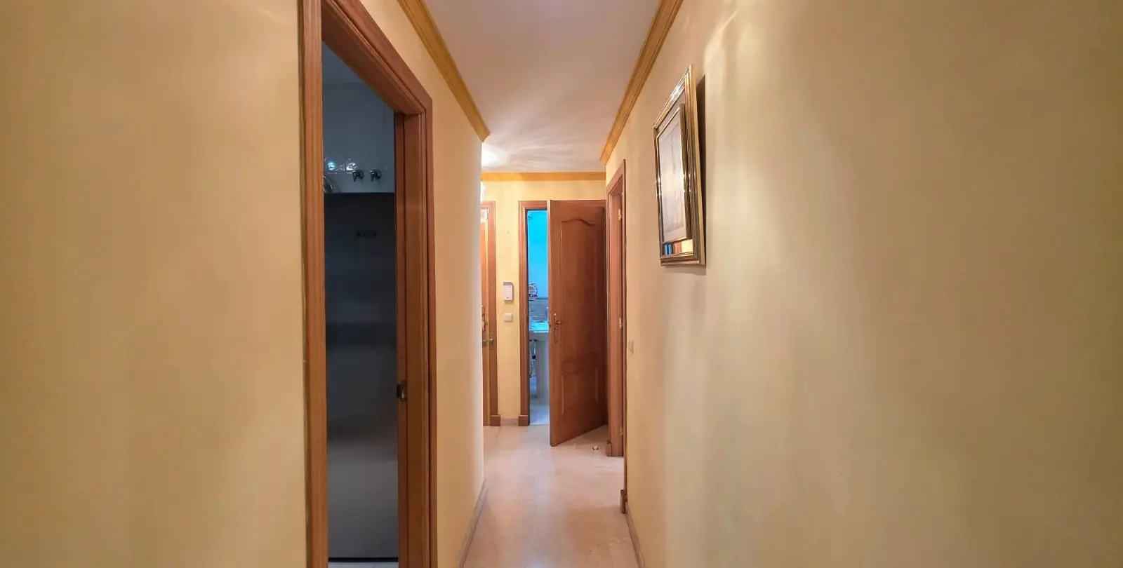 Venta de apartamento en planta media en Marbella 23