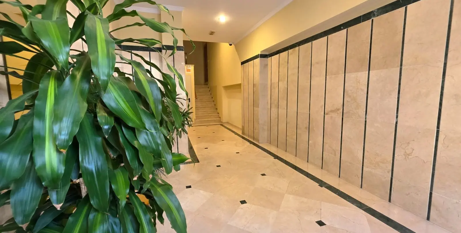 Venta de apartamento en planta media en Marbella 24
