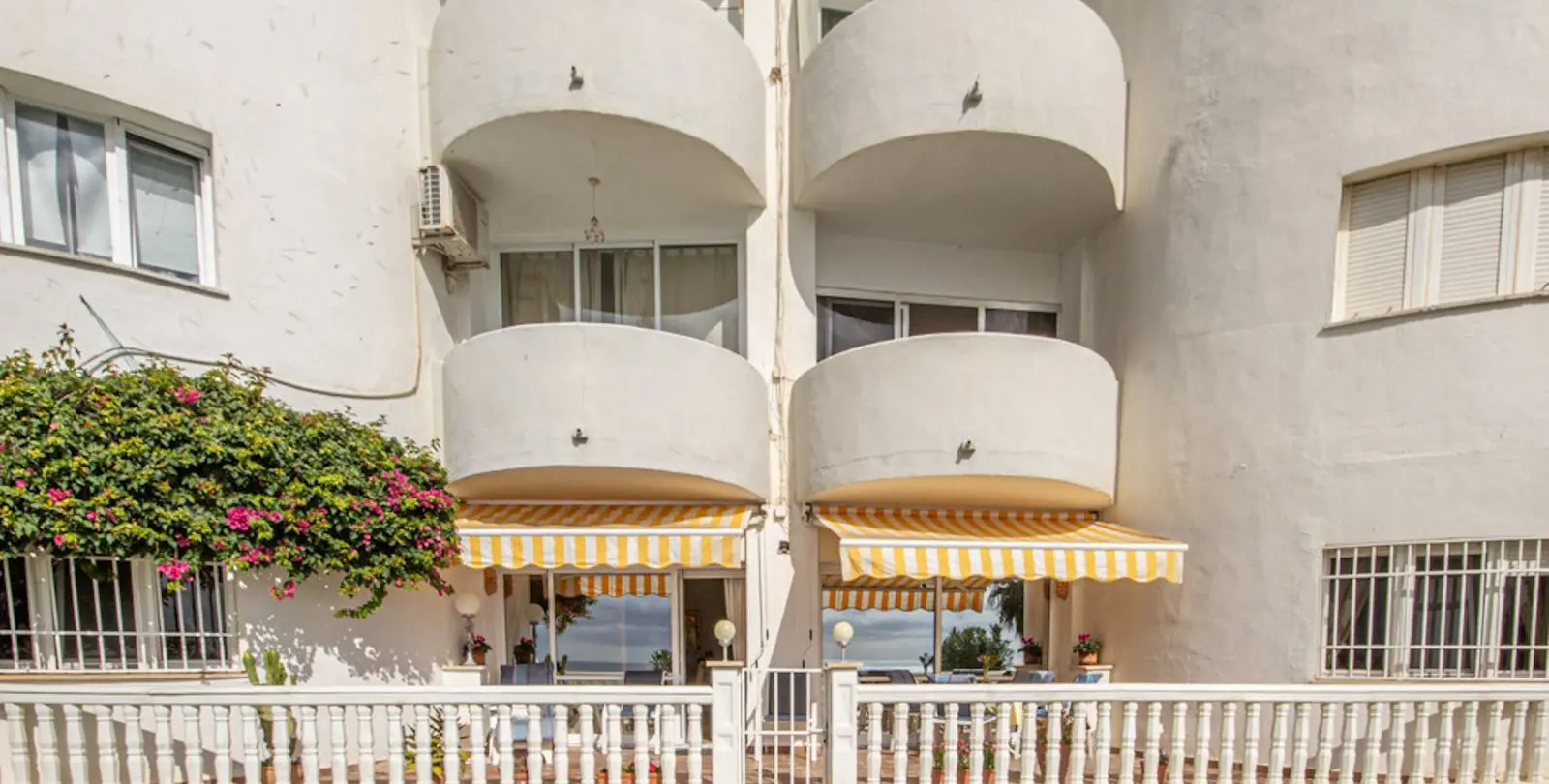 Venta de apartamento en planta baja en Calahonda 12