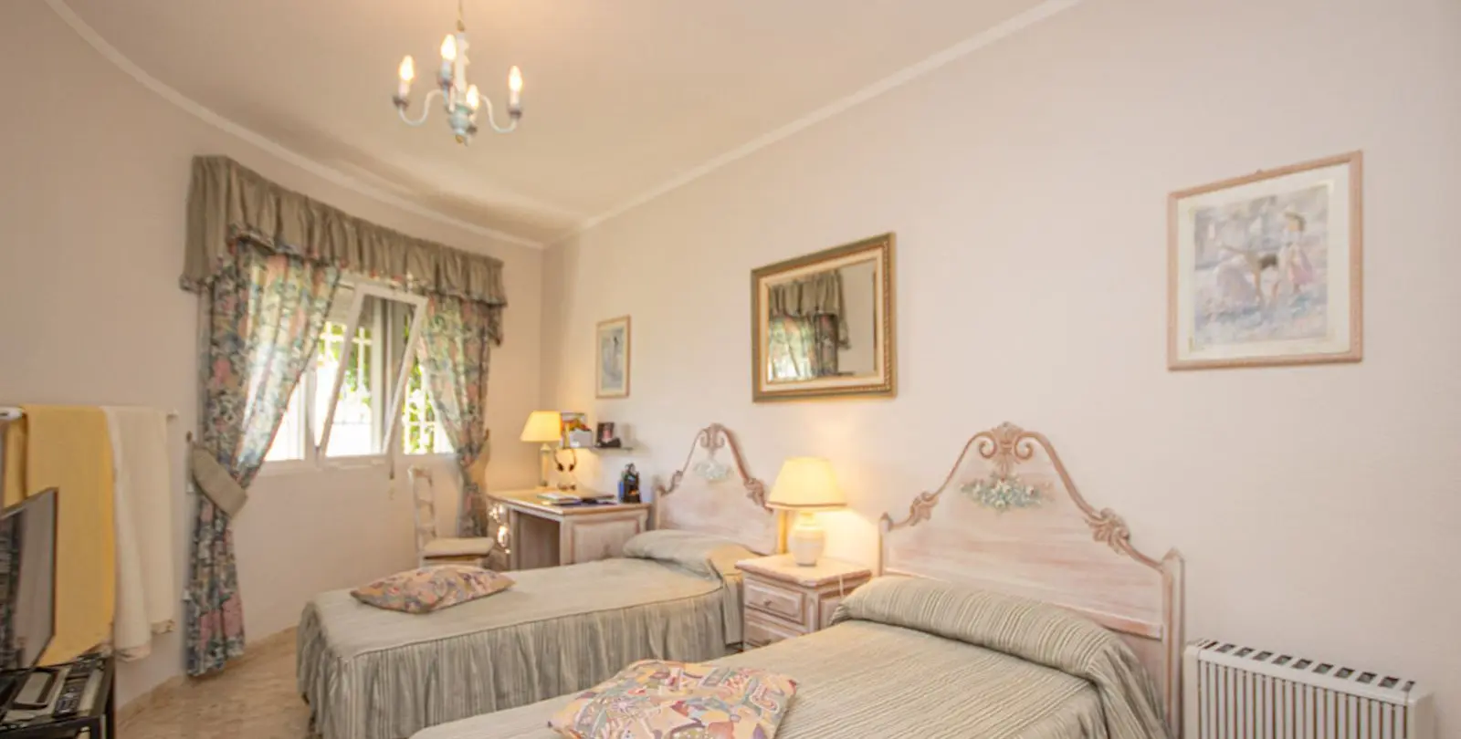 Venta de apartamento en planta baja en Calahonda 15