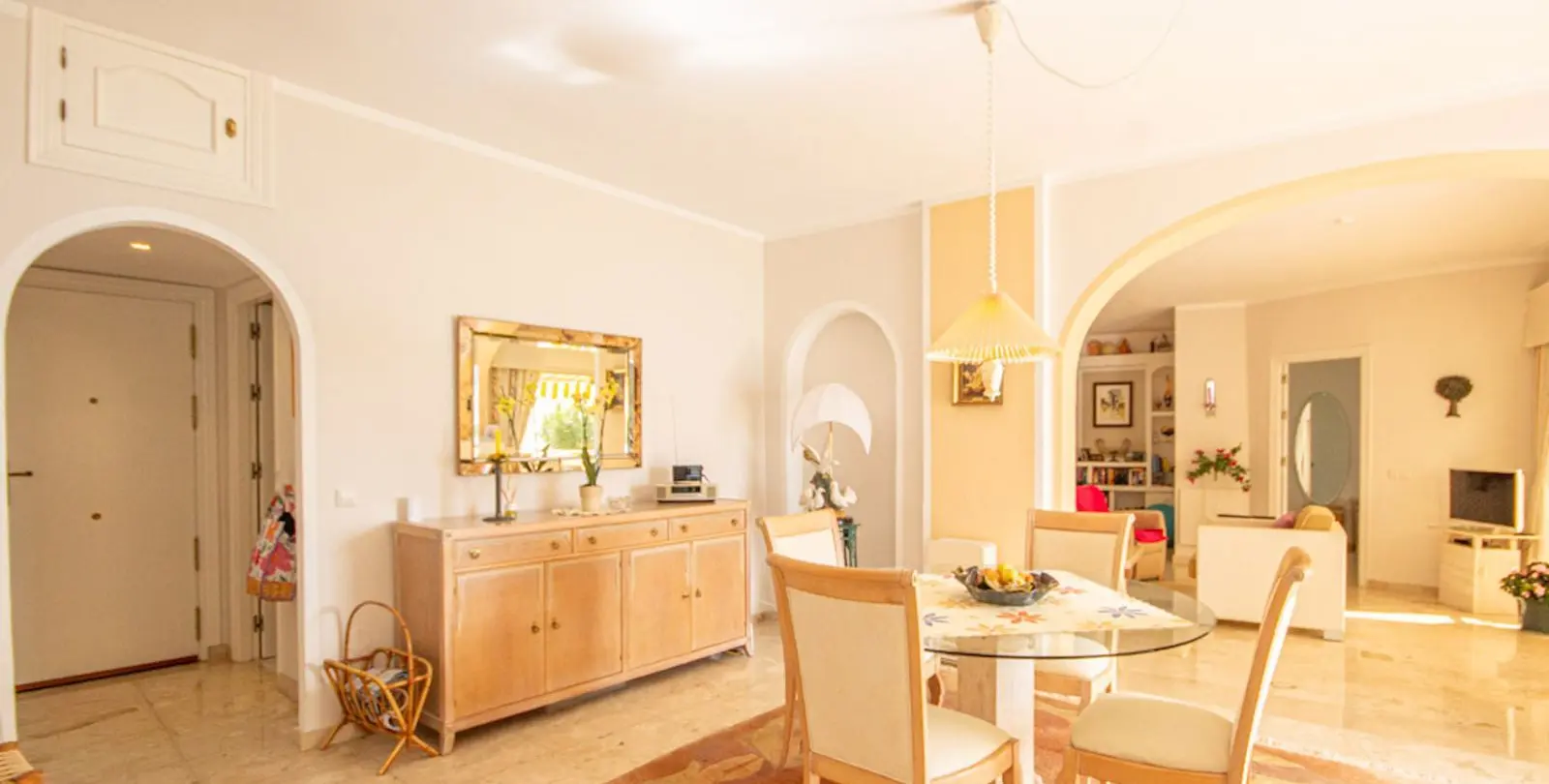 Venta de apartamento en planta baja en Calahonda 17