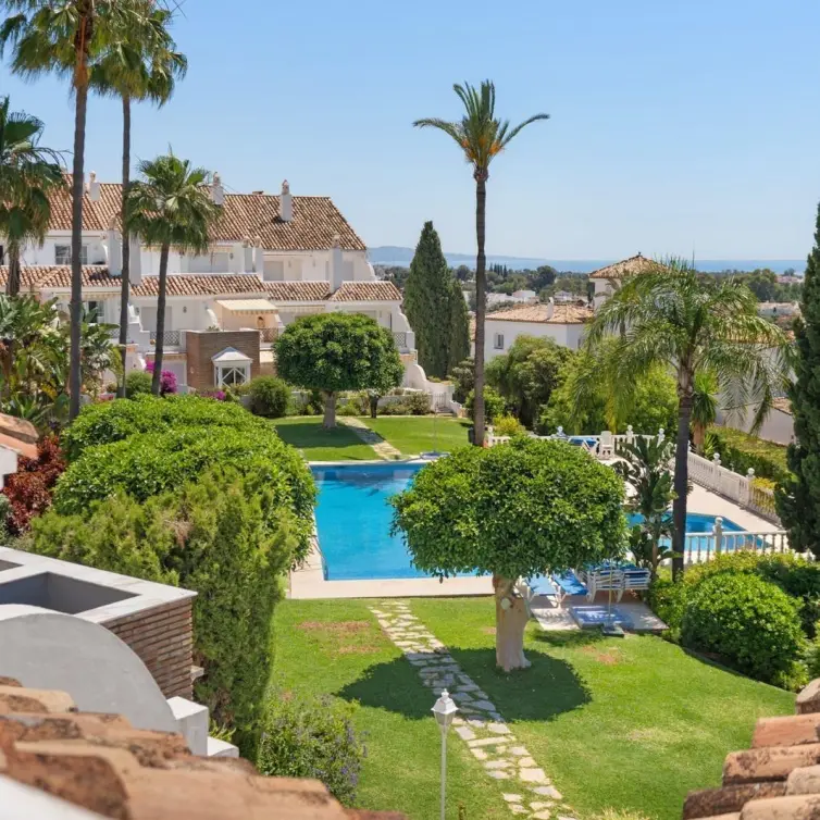 Sale of townhouse in Estepona