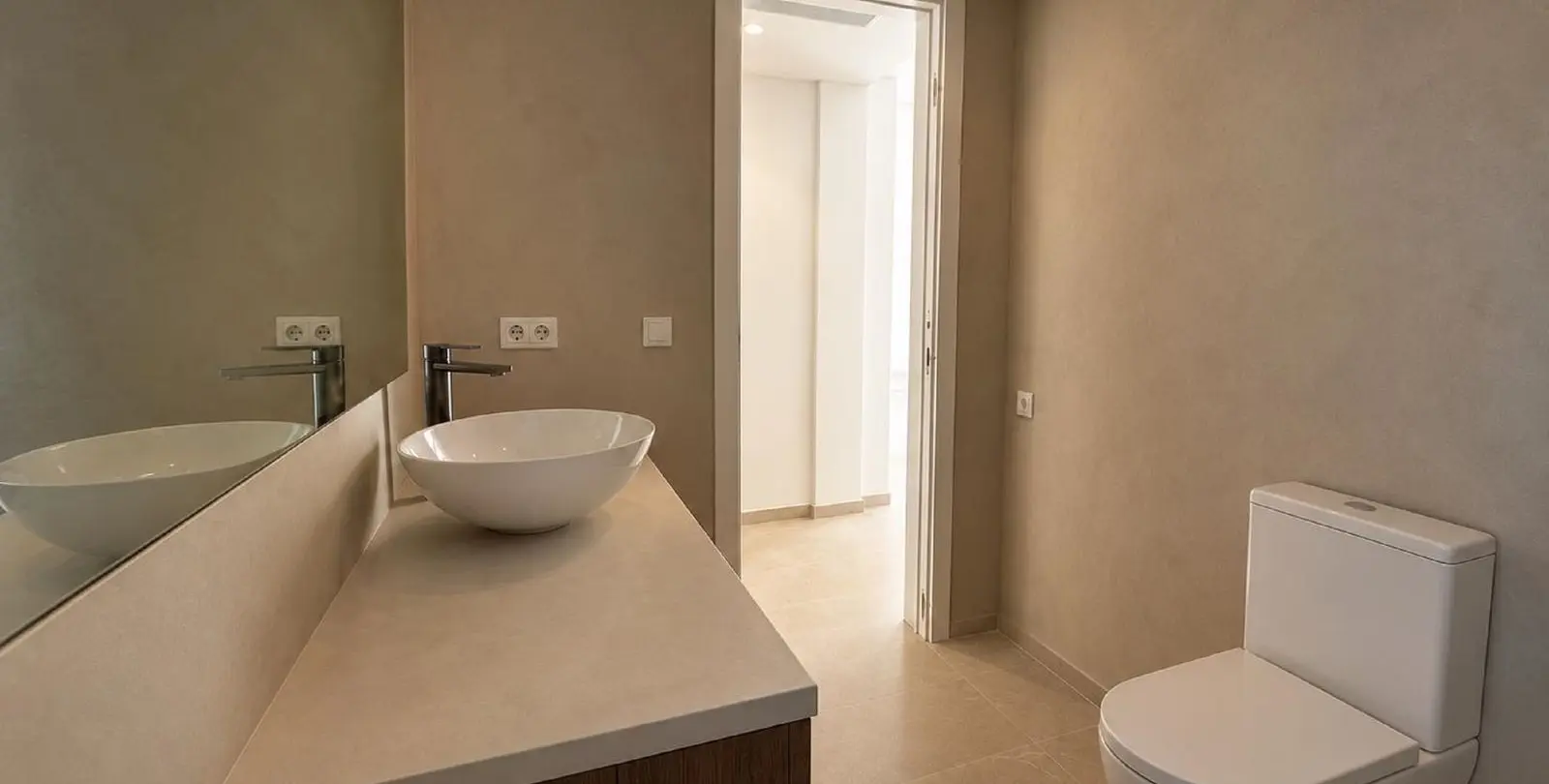 Sale of townhouse in Estepona 16