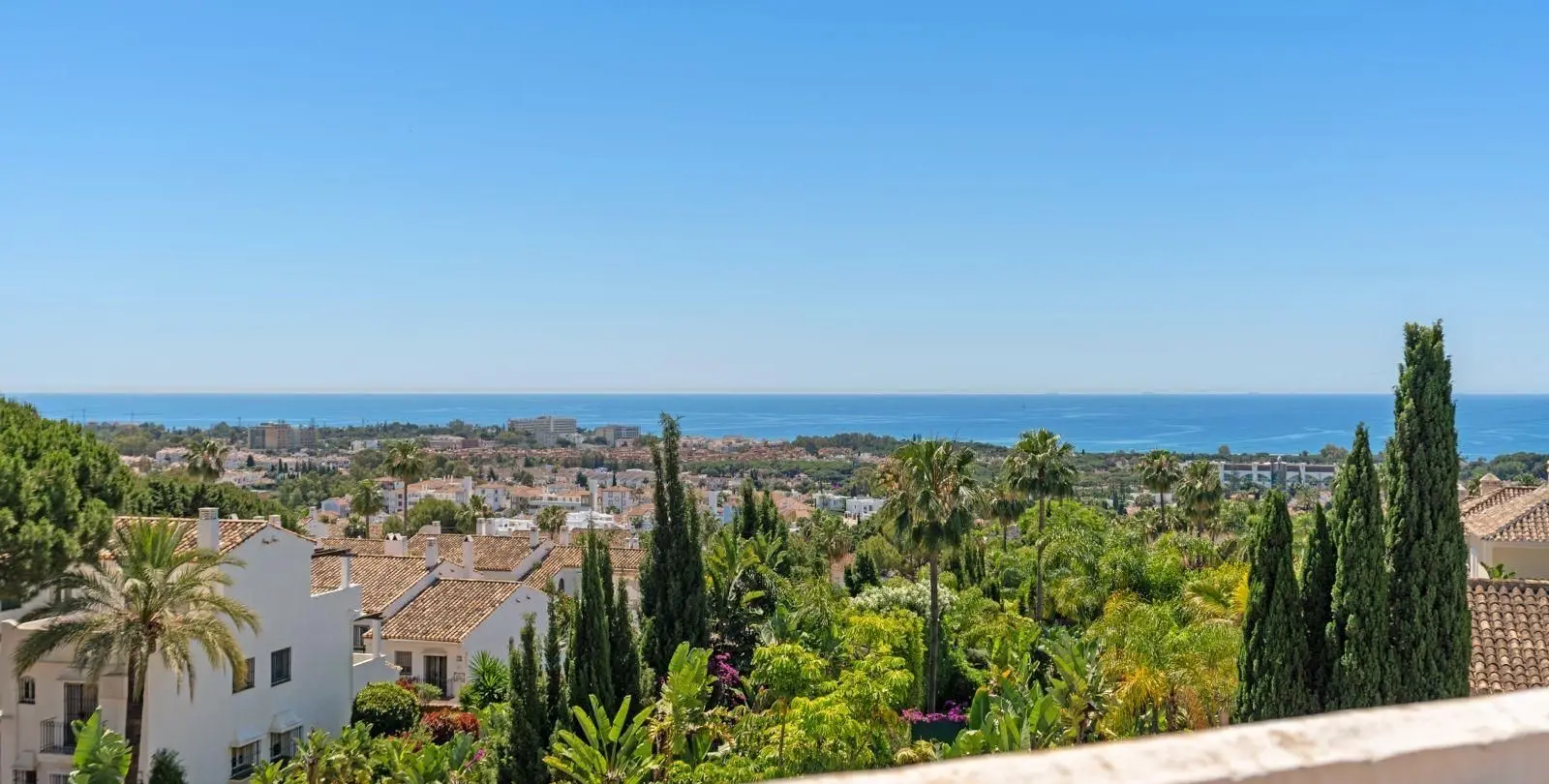 Sale of townhouse in Estepona 19
