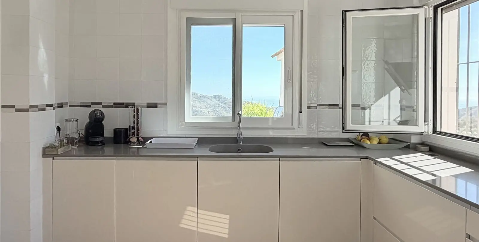 Venta de finca - cortijo en Sayalonga 15