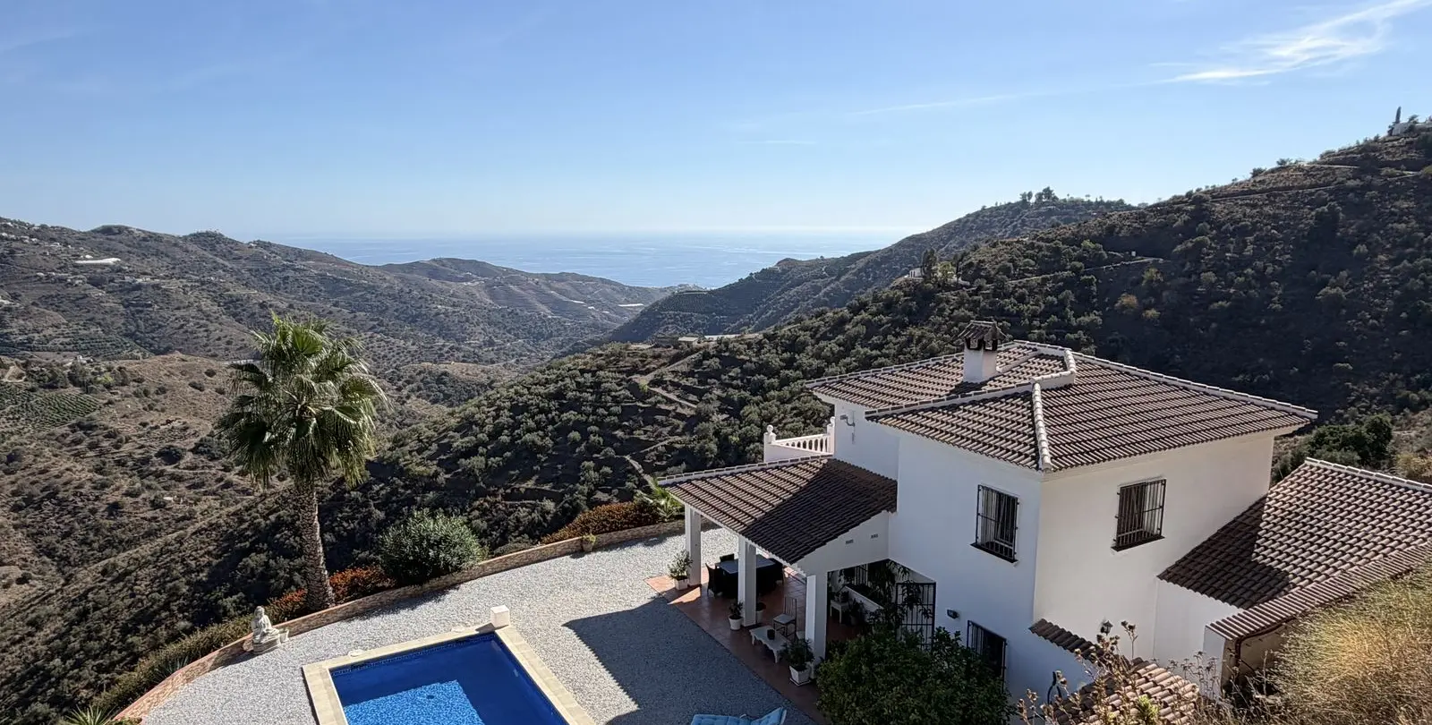 Venta de finca - cortijo en Sayalonga 36