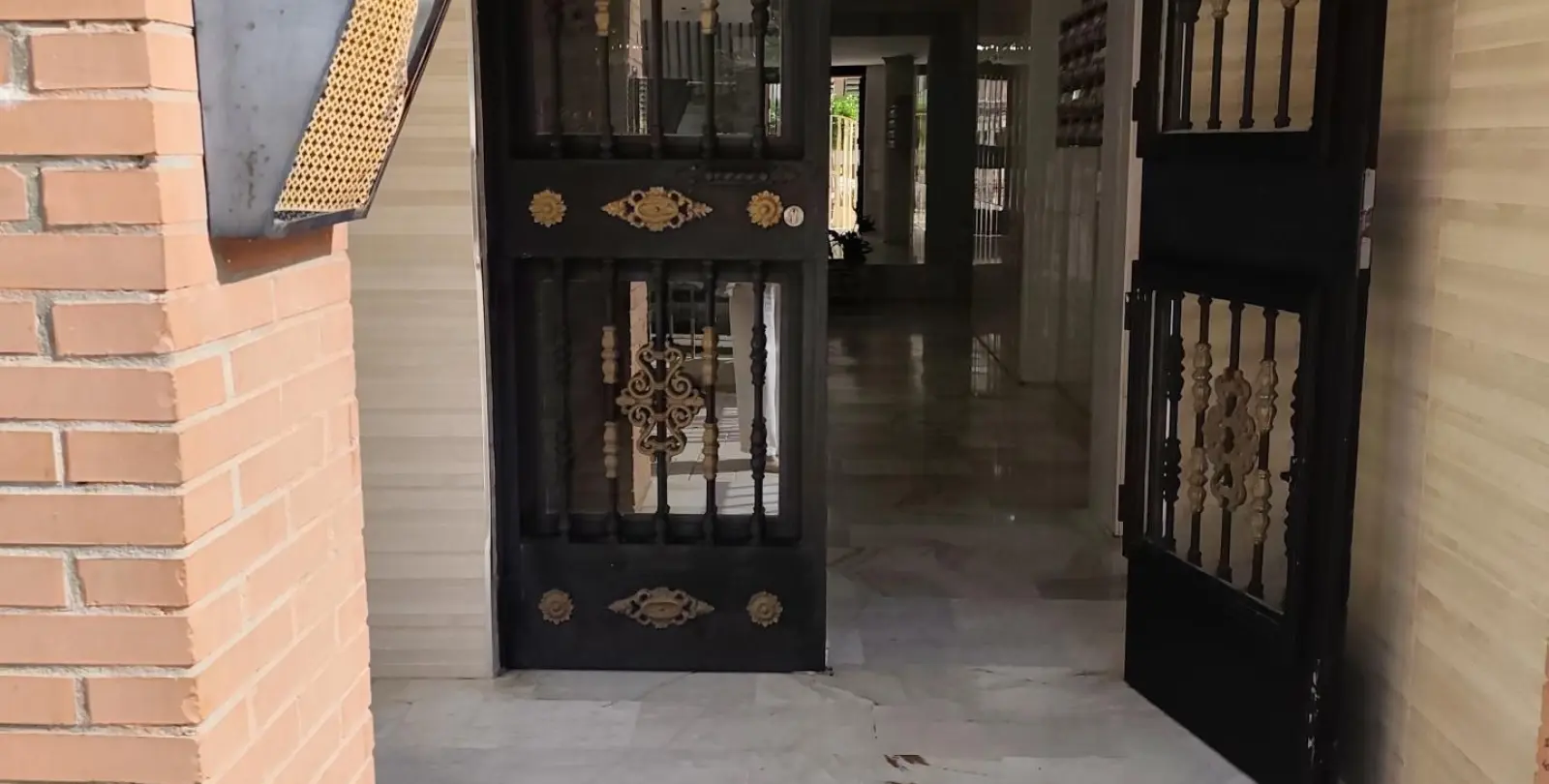Venta de apartamento en planta baja en Ciudad Jardín 23