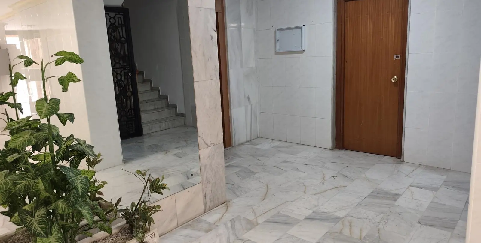 Venta de apartamento en planta baja en Ciudad Jardín 25