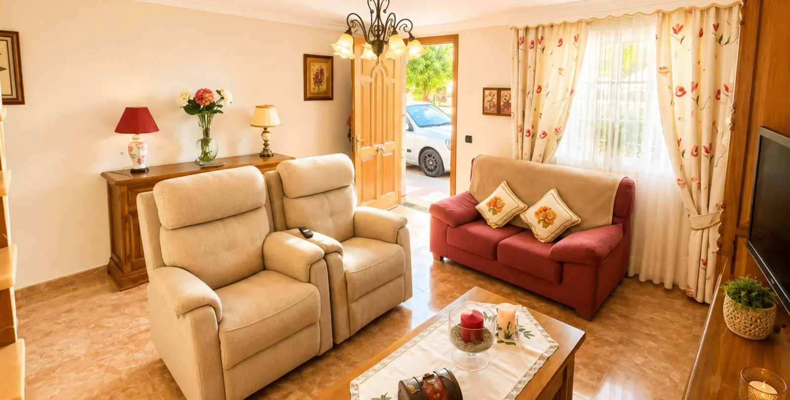 Sale of townhouse in Estepona 2