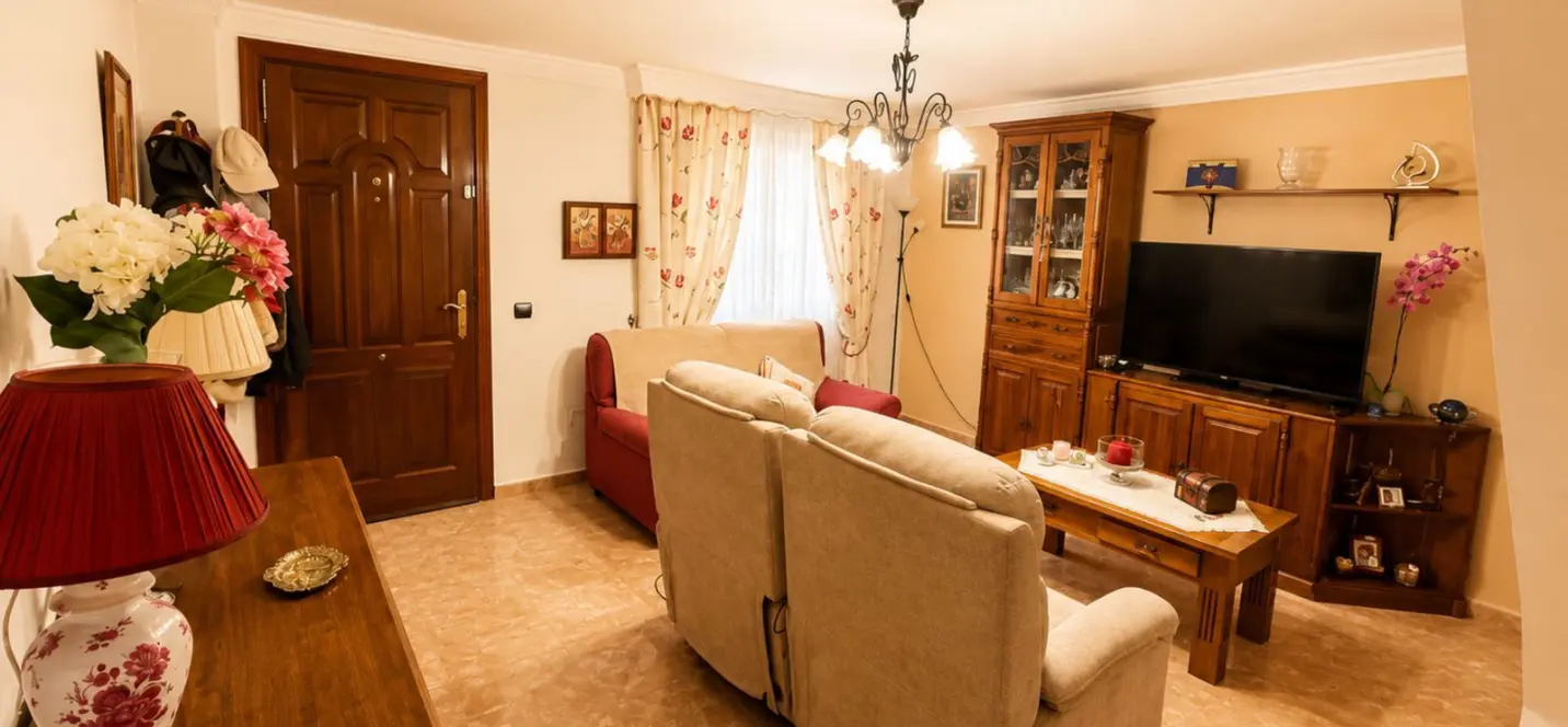 Sale of townhouse in Estepona 3