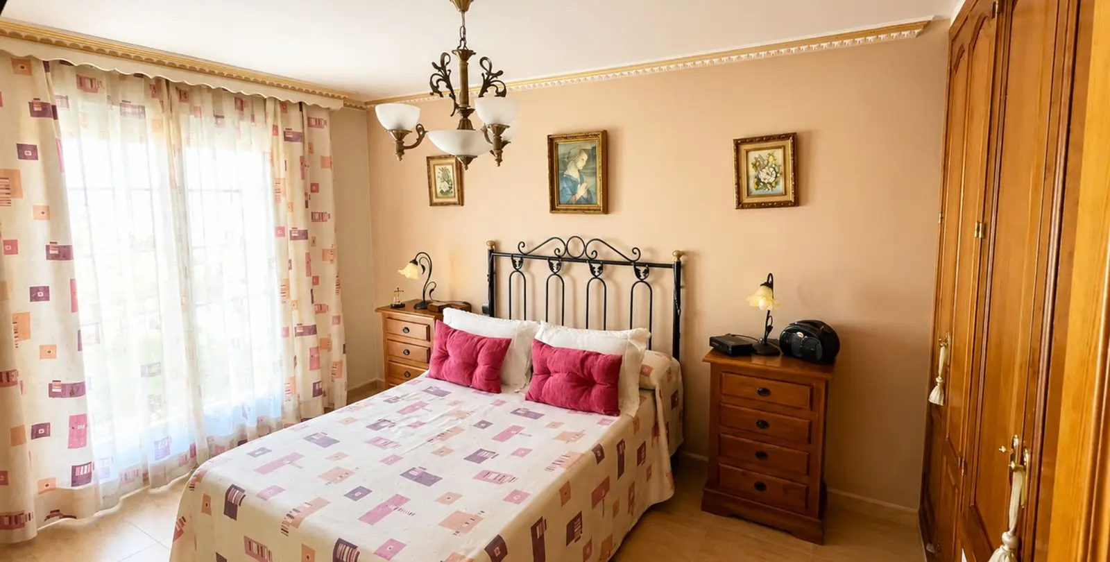 Sale of townhouse in Estepona 8