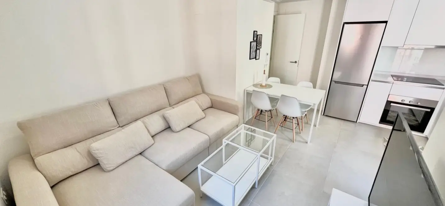 Sale of middle floor apartment in Los Boliches 4
