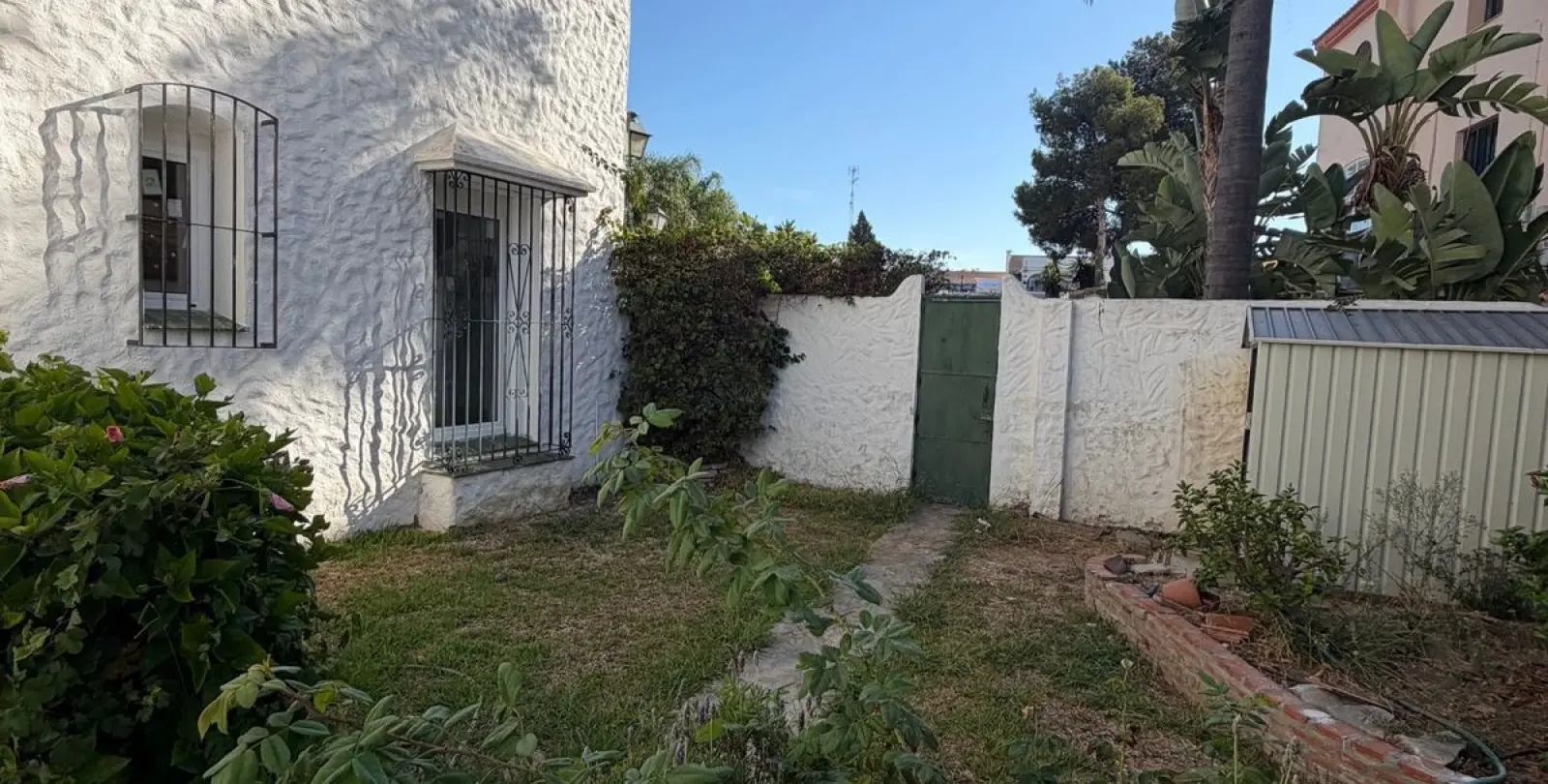 Sale of ground floor apartment in El Paraiso 1