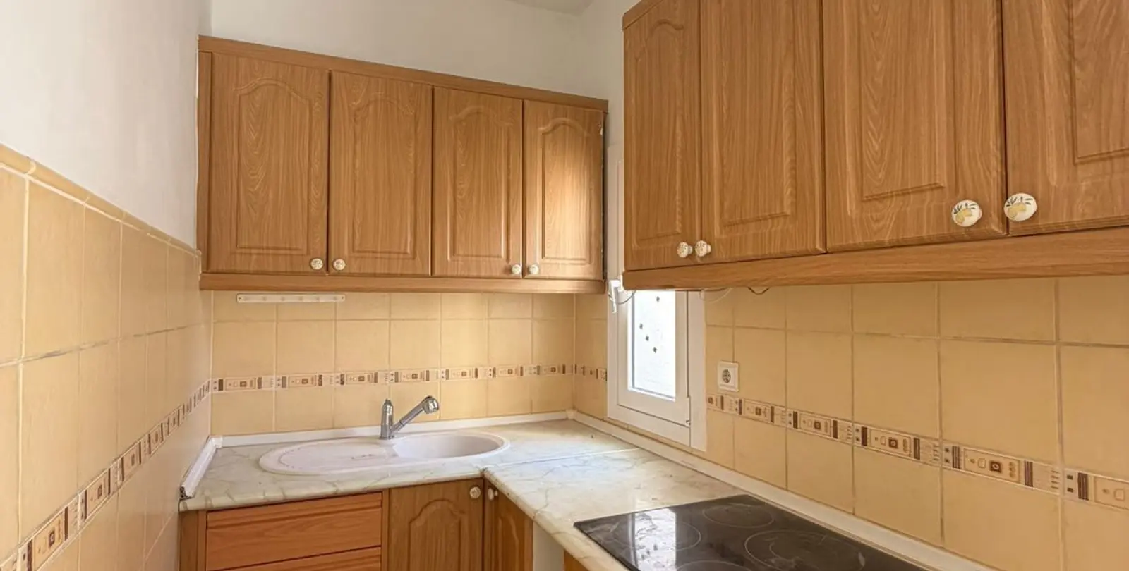 Sale of ground floor apartment in El Paraiso 2