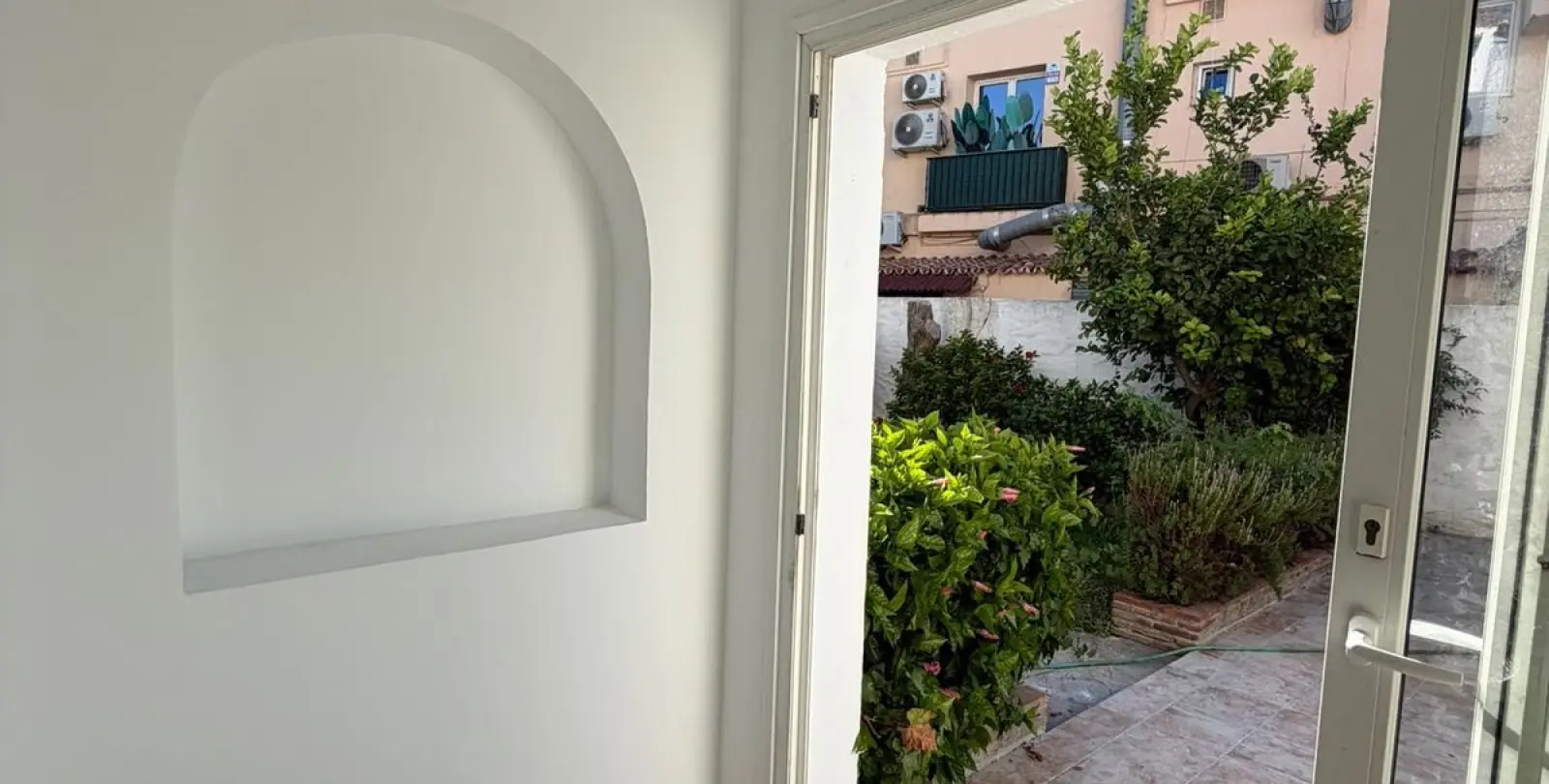 Sale of ground floor apartment in El Paraiso 5