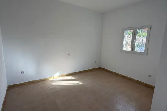 Image 8 thumb