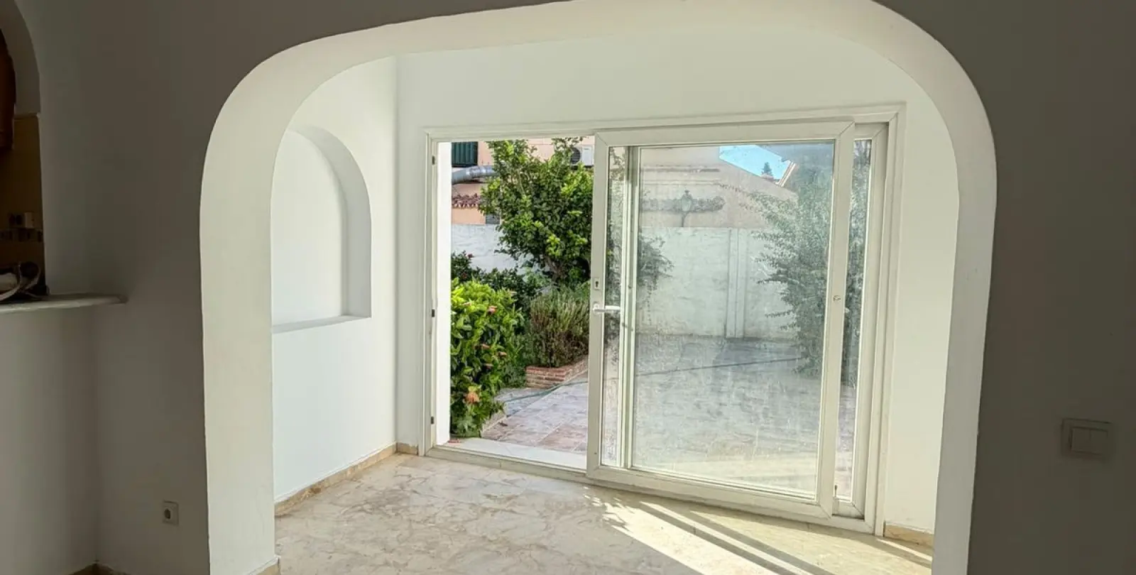 Sale of ground floor apartment in El Paraiso 11