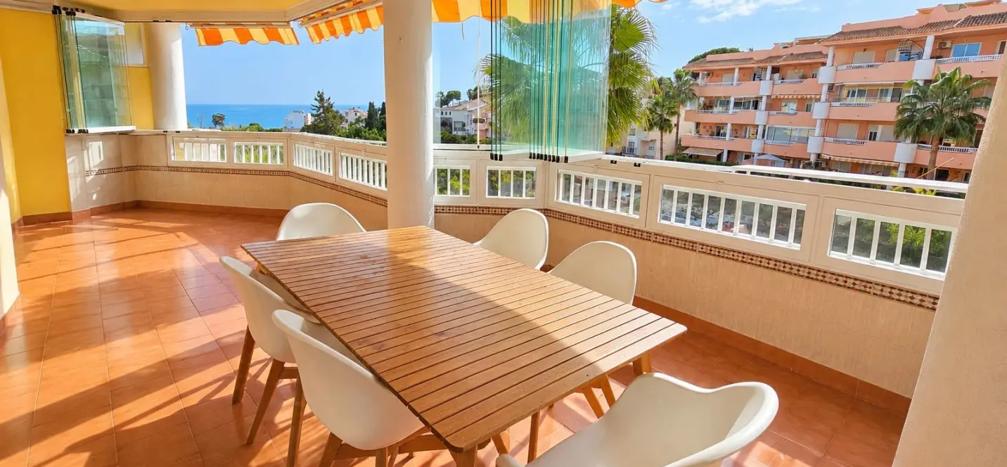 Sale of middle floor apartment in Torreblanca 0