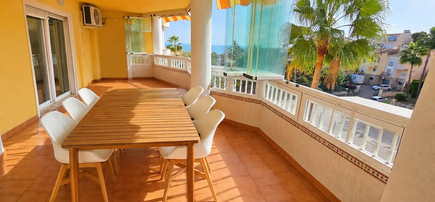 Sale of middle floor apartment in Torreblanca 1